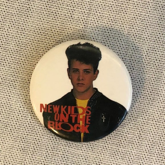 Set of 20 Movie & Kids Buttons - Picture 6 of 10